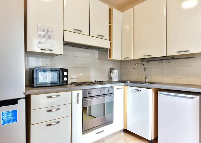 Statilia 4* Rome